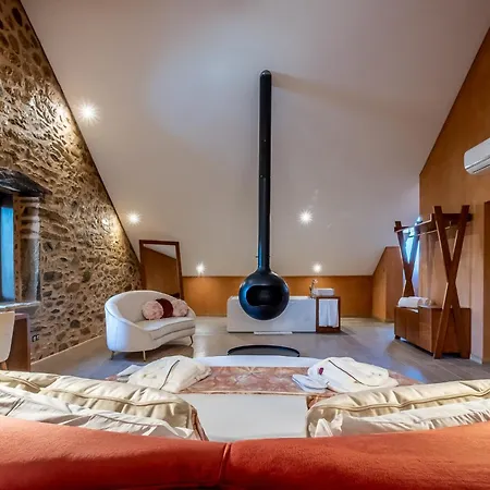 Casa rural Cherry Sculpture