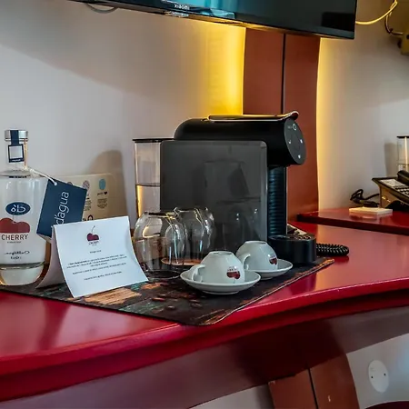 Landhaus Cherry Sculpture