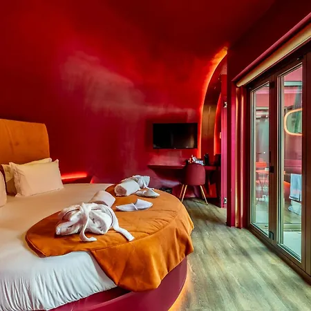 Cherry Sculpture Casa rural Paul