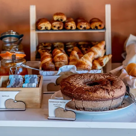 Cherry Sculpture Landhaus *