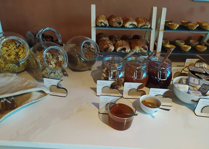 컨트리하우스 Cherry Sculpture