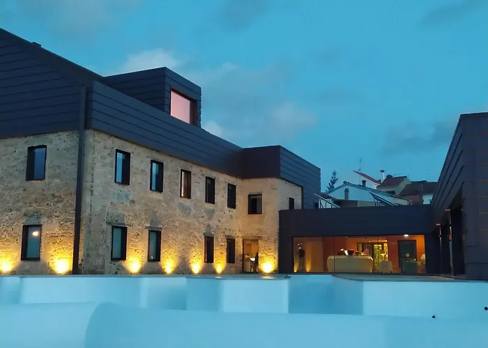 Landhaus Cherry Sculpture *