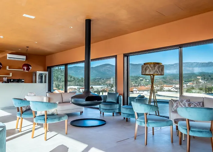 Landhaus Cherry Sculpture Paul