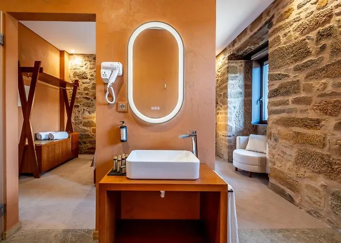 Landhaus Cherry Sculpture