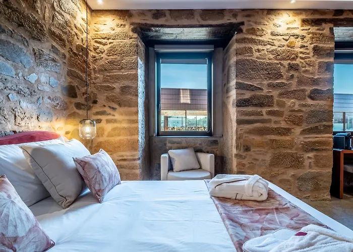 Landhaus Cherry Sculpture