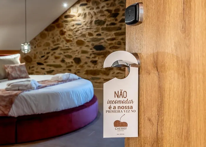 Cherry Sculpture 컨트리하우스 *