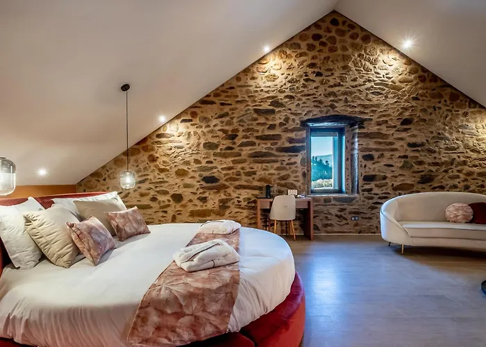 Cherry Sculpture Landhaus *