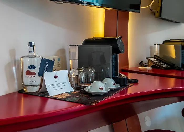 Landhaus Cherry Sculpture