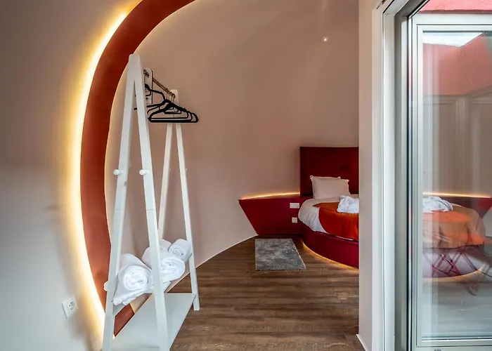 Cherry Sculpture Landhaus *