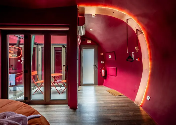 Cherry Sculpture 컨트리하우스 *